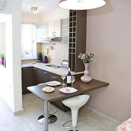 Ana Apartment *
